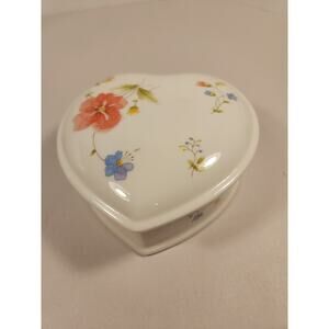 Vintage Mikasa Just Flowers Trinket Jewelry Box Japan